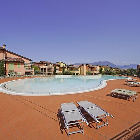Borgo Del Torchio Apartments By Wonderful Italy Manerba del Garda Zewnętrze zdjęcie