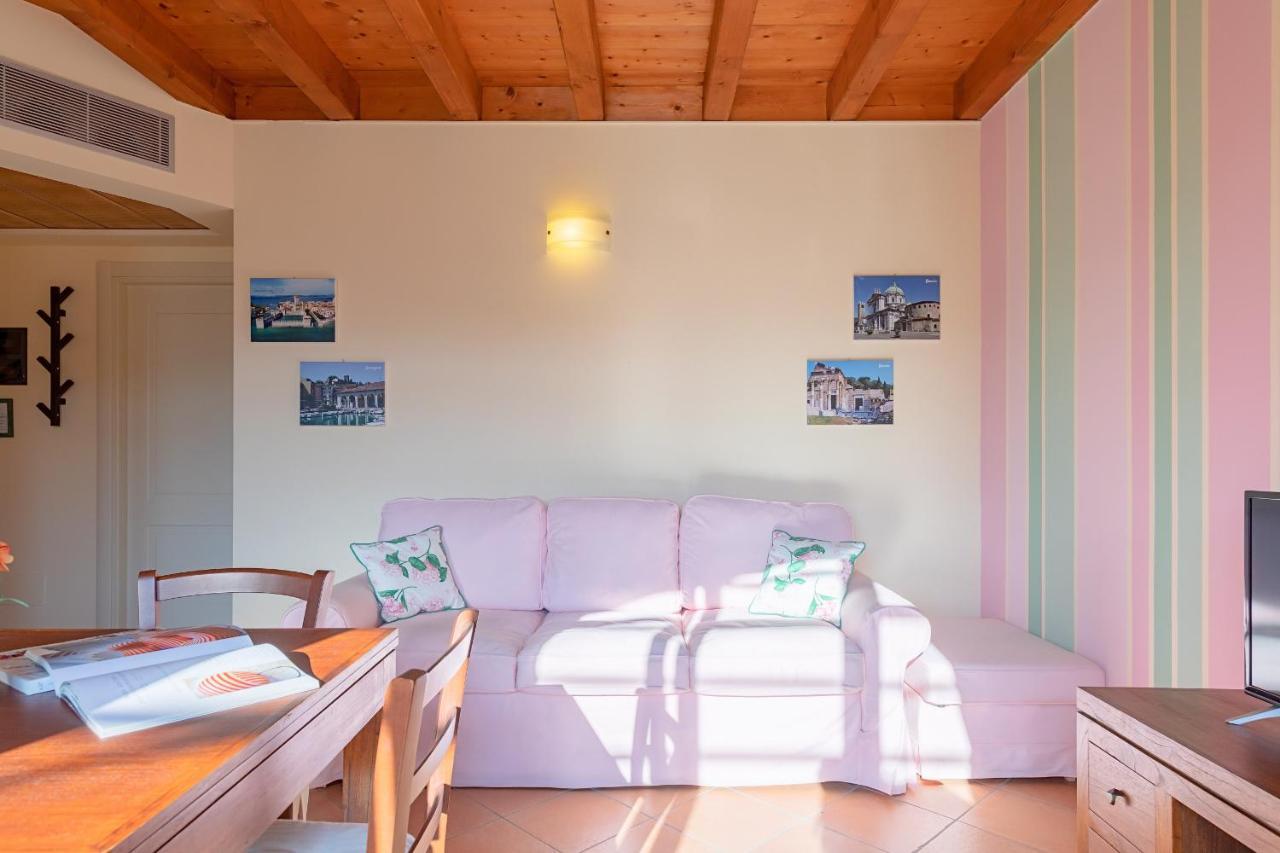 Borgo Del Torchio Apartments By Wonderful Italy Manerba del Garda Zewnętrze zdjęcie