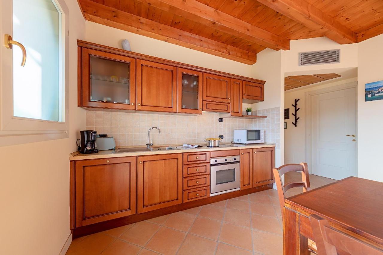 Borgo Del Torchio Apartments By Wonderful Italy Manerba del Garda Zewnętrze zdjęcie