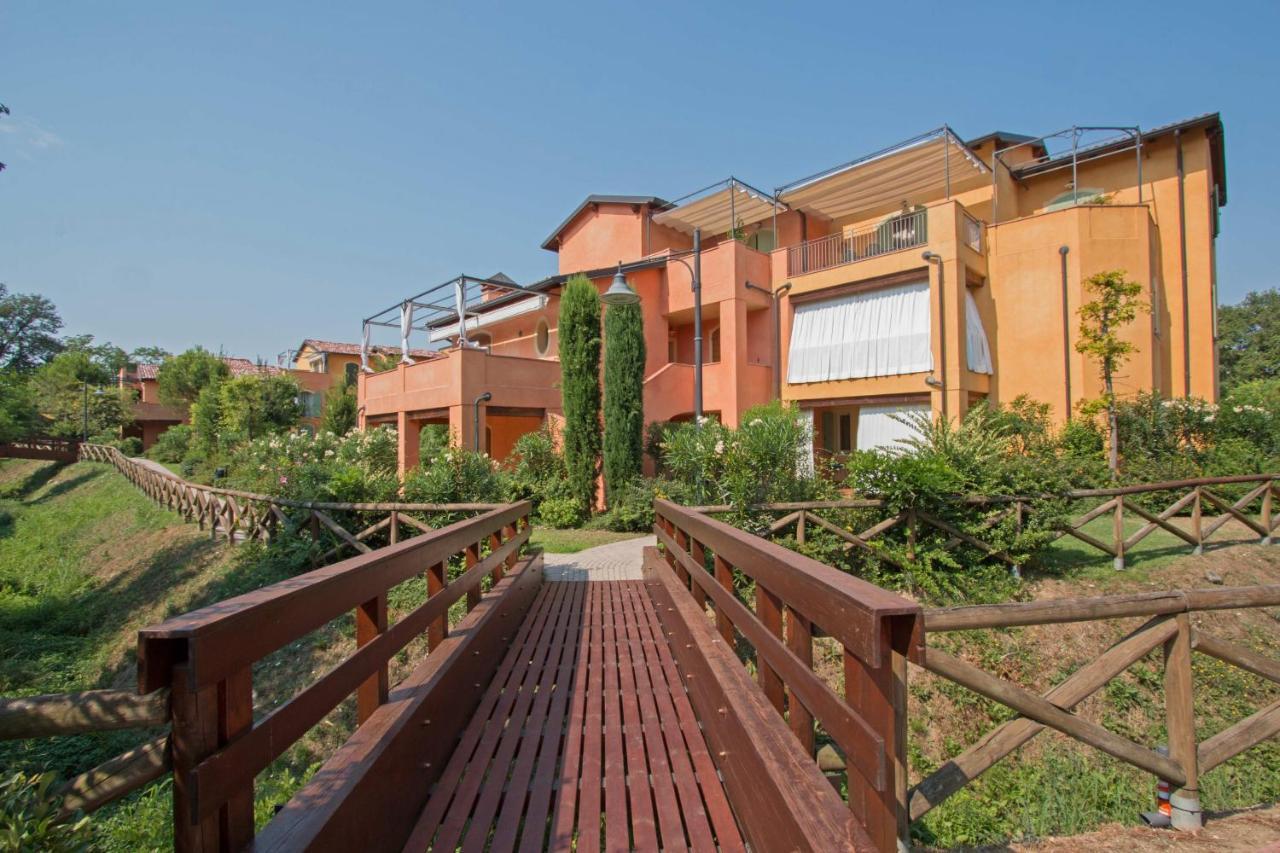 Borgo Del Torchio Apartments By Wonderful Italy Manerba del Garda Zewnętrze zdjęcie