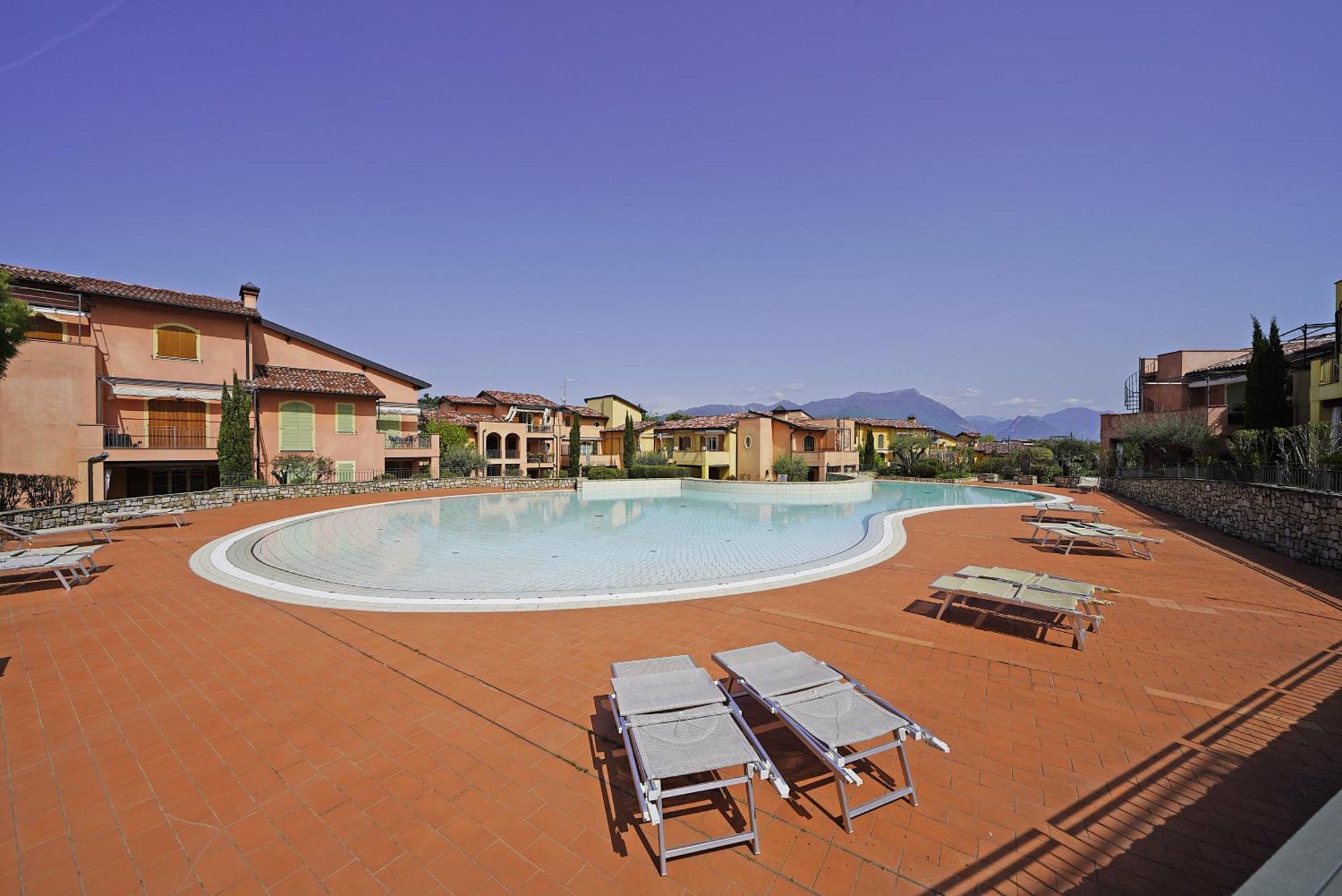 Borgo Del Torchio Apartments By Wonderful Italy Manerba del Garda Zewnętrze zdjęcie