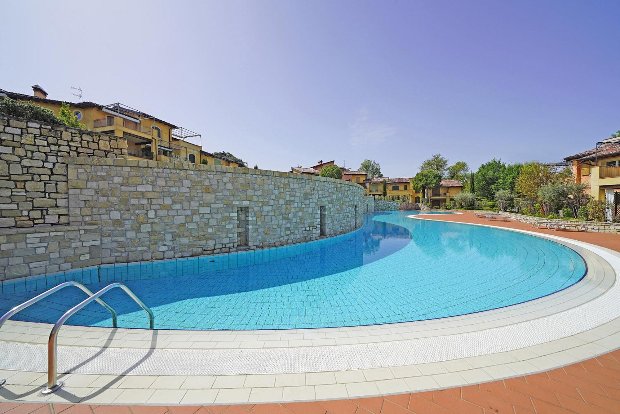 Borgo Del Torchio Apartments By Wonderful Italy Manerba del Garda Zewnętrze zdjęcie