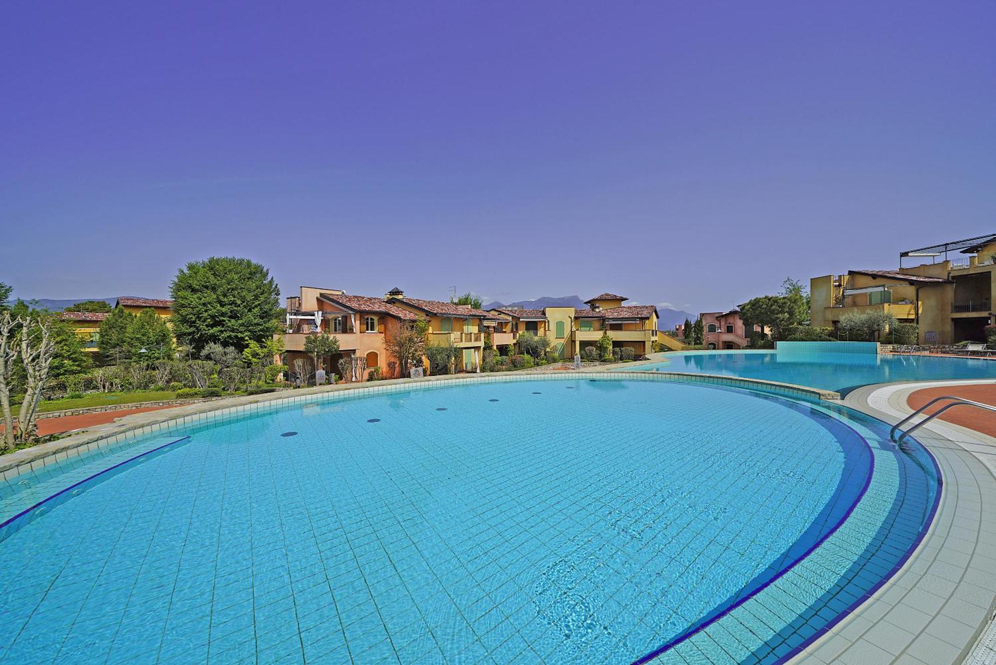 Borgo Del Torchio Apartments By Wonderful Italy Manerba del Garda Zewnętrze zdjęcie