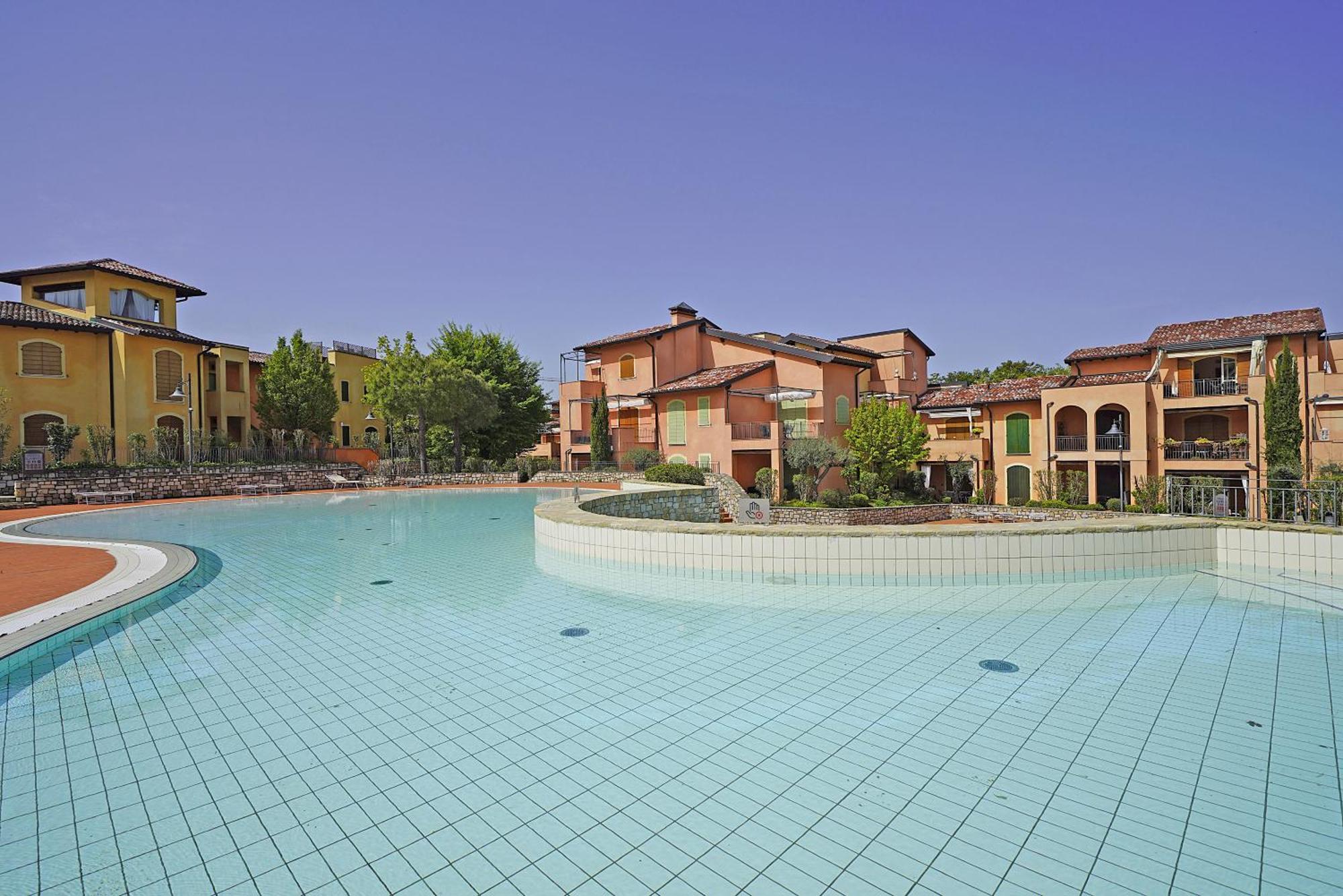 Borgo Del Torchio Apartments By Wonderful Italy Manerba del Garda Zewnętrze zdjęcie