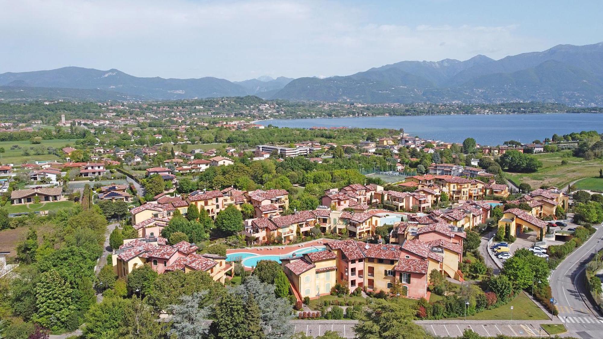 Borgo Del Torchio Apartments By Wonderful Italy Manerba del Garda Zewnętrze zdjęcie