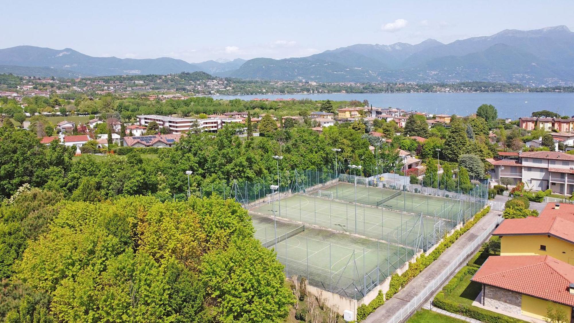 Borgo Del Torchio Apartments By Wonderful Italy Manerba del Garda Zewnętrze zdjęcie