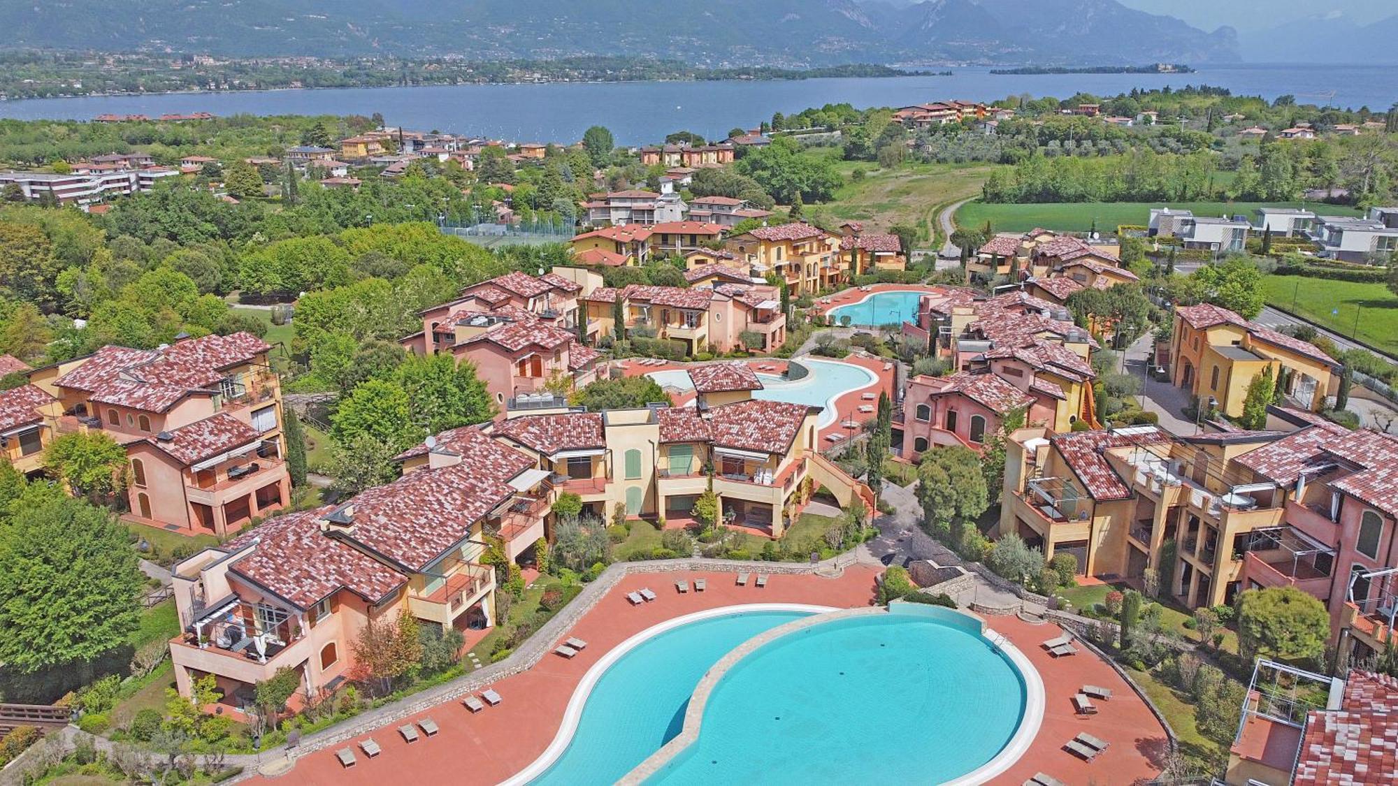 Borgo Del Torchio Apartments By Wonderful Italy Manerba del Garda Zewnętrze zdjęcie