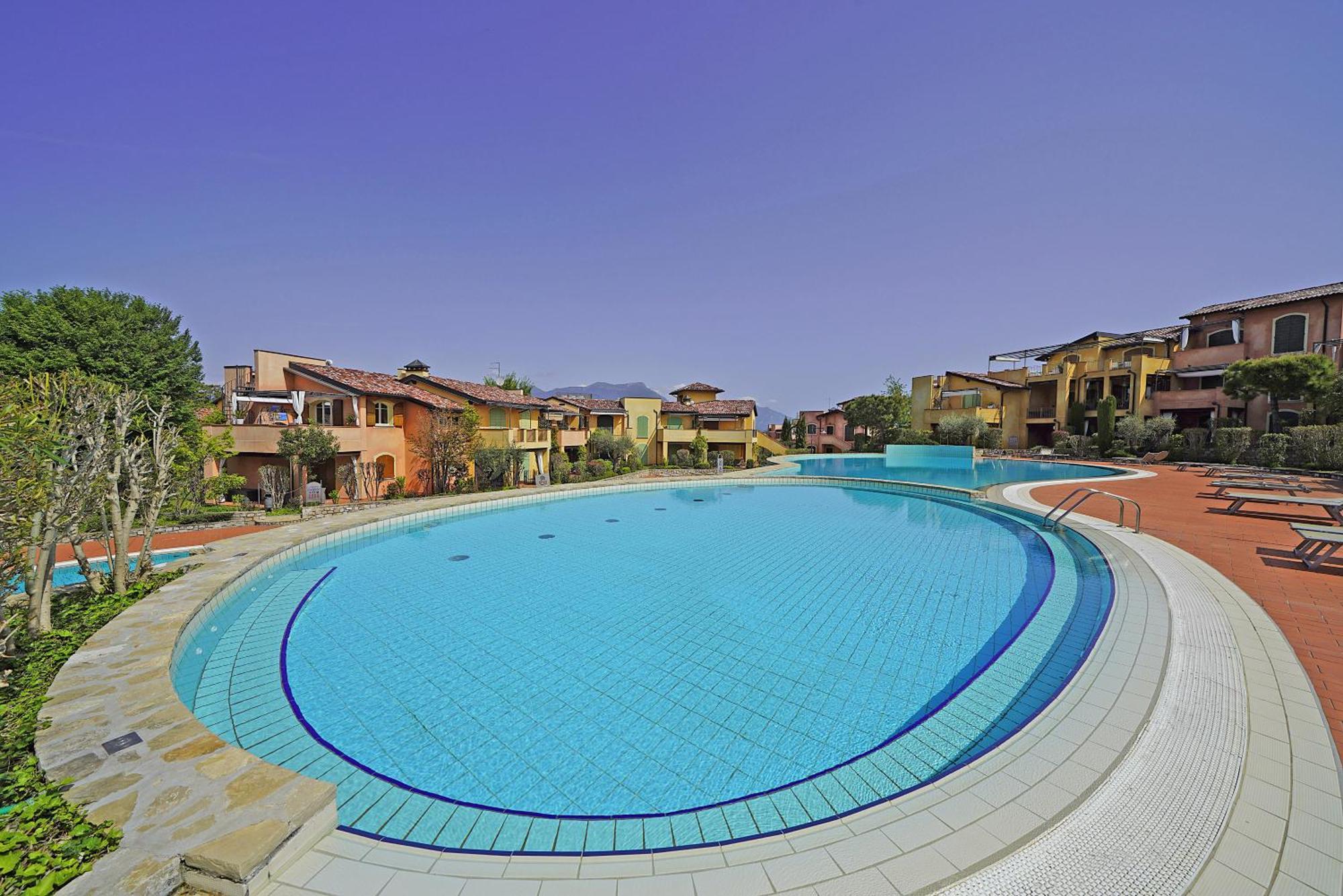 Borgo Del Torchio Apartments By Wonderful Italy Manerba del Garda Zewnętrze zdjęcie